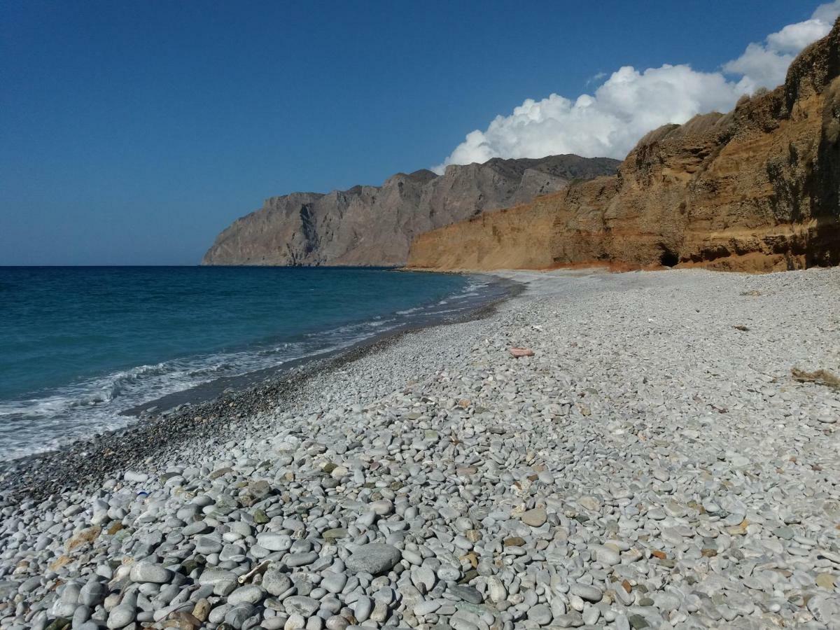 Pyrgos *